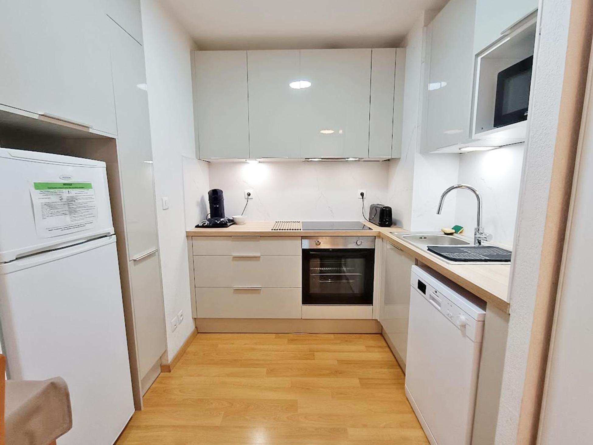 L'Eterlou, T3, Centre Luchon, Wifi, Casier A Skis, Ascenseur, 6 Personnes Bagneres-de-Luchon Ngoại thất bức ảnh
